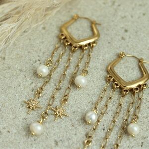 Elegant Gold and Pearl Dangle Earrings